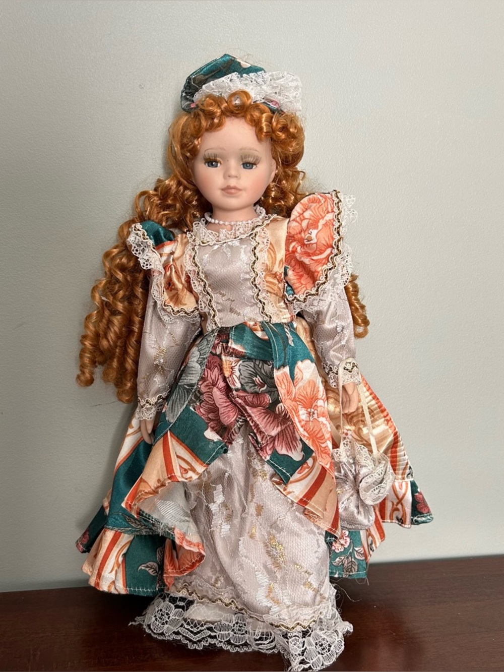 Ashley Belle Noel Porcelain Doll Limited Edition 2395/5000 Victorian/w COA 16”